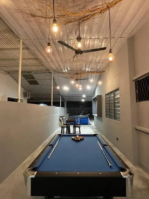 בית נופש ג'ורג' טאון *New* 13Pax Below W Ktv/Pooltable/Kidspool Near Jelutong, Batu Lanchang