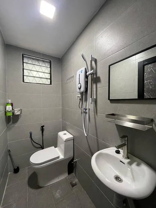 בית נופש ג'ורג' טאון *New* 13Pax Below W Ktv/Pooltable/Kidspool Near Jelutong, Batu Lanchang